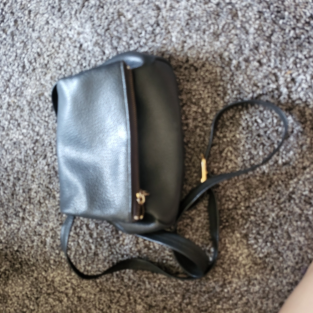 Elegant Black Leather Crossbody Bag